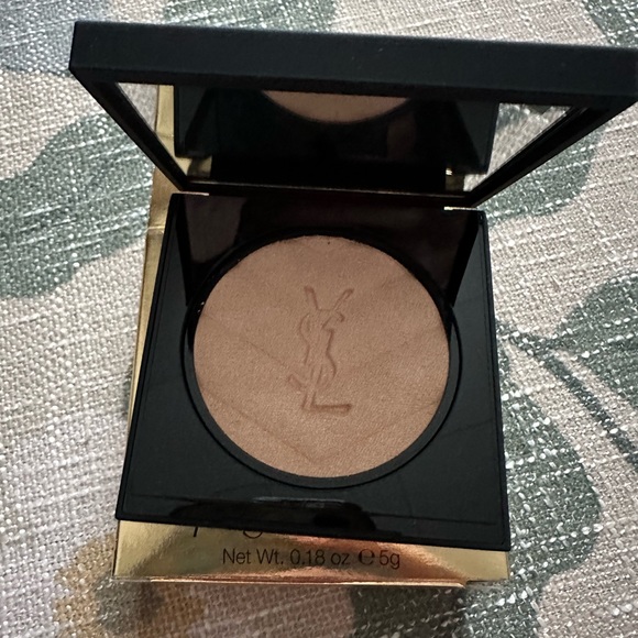 Yves Saint Laurent All Hours Hyper Luminize in Hypnotic Honey - Picture 2 of 5